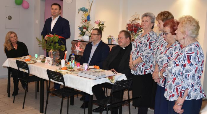 W wigilijnym spotkaniu w Klubie Relaks wzięli udział Starosta Sebastian Szaleniec i Prezydent Łukasz Komoniewski